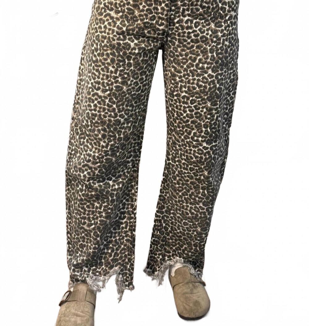 NEW SAIGE DENIM julia high rise barrel jeans with stretch in leopard print